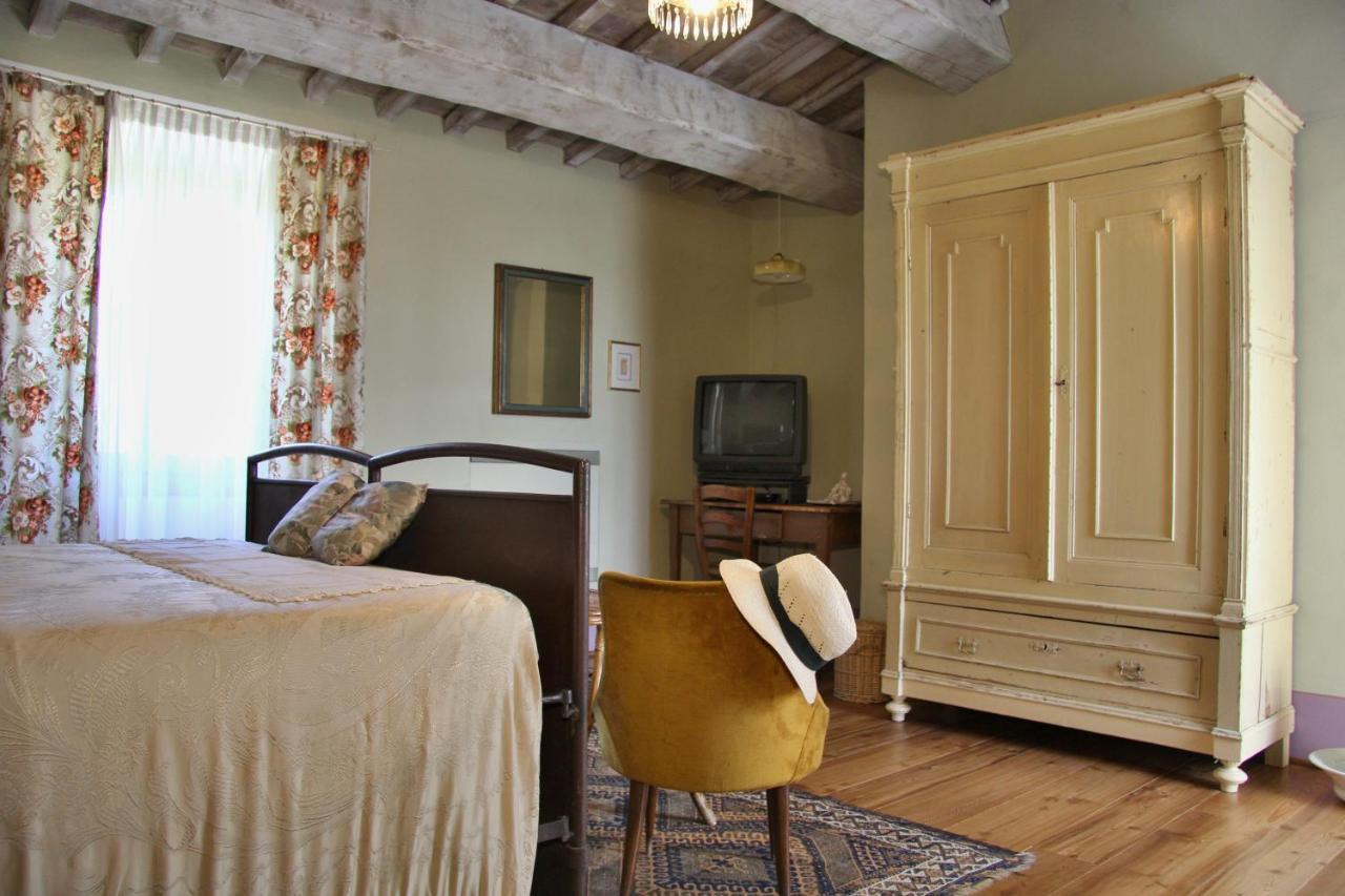 Poggio Dei Prugnoli Bed & Breakfast Tavoleto Exterior photo