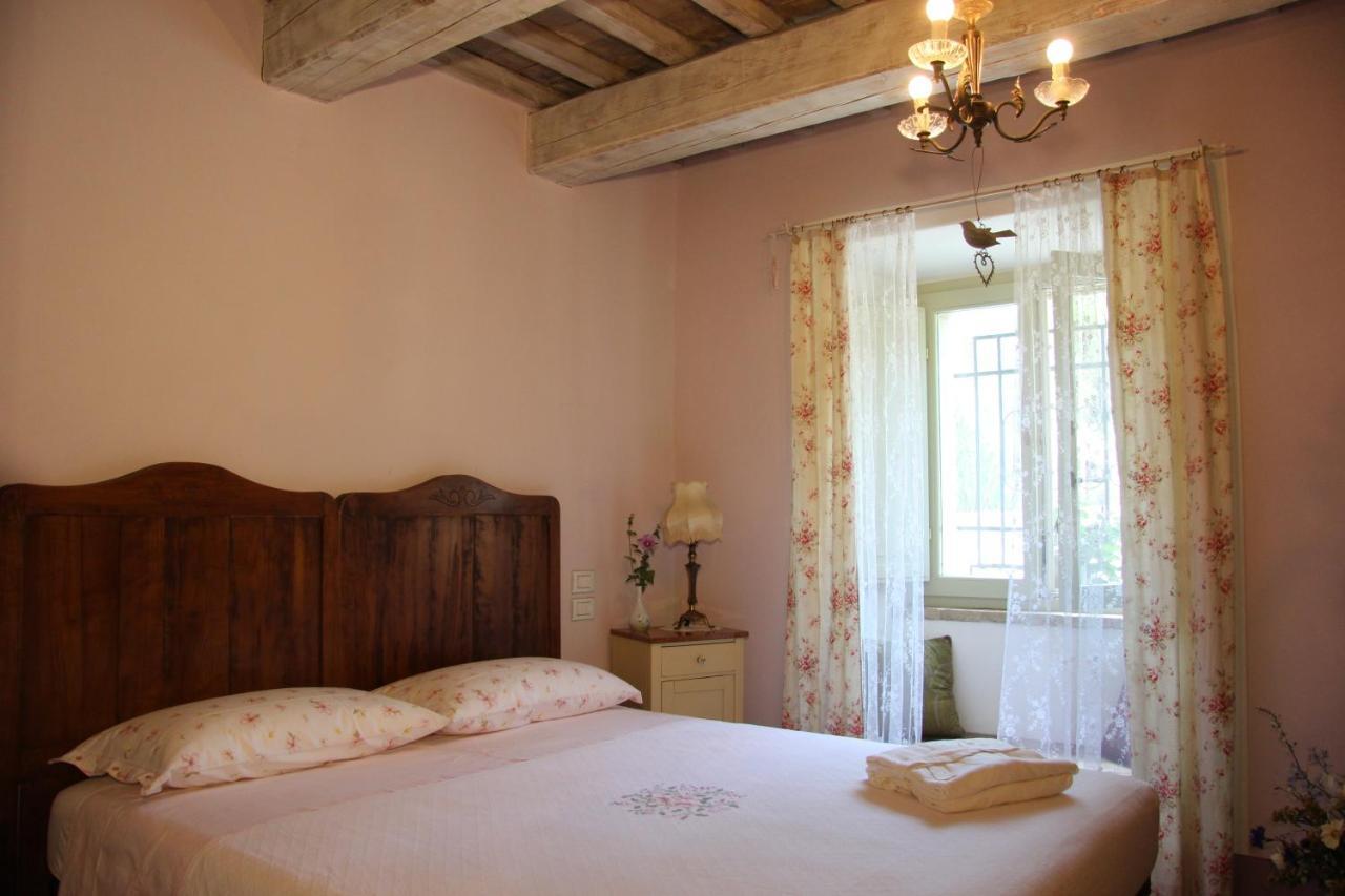 Poggio Dei Prugnoli Bed & Breakfast Tavoleto Exterior photo