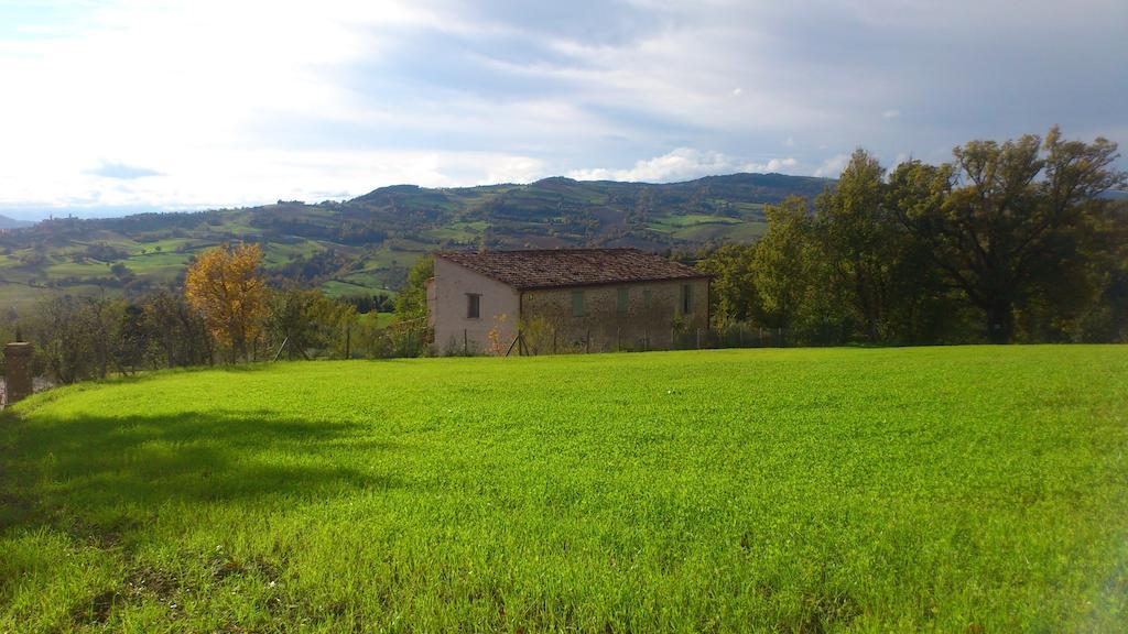 Poggio Dei Prugnoli Bed & Breakfast Tavoleto Exterior photo