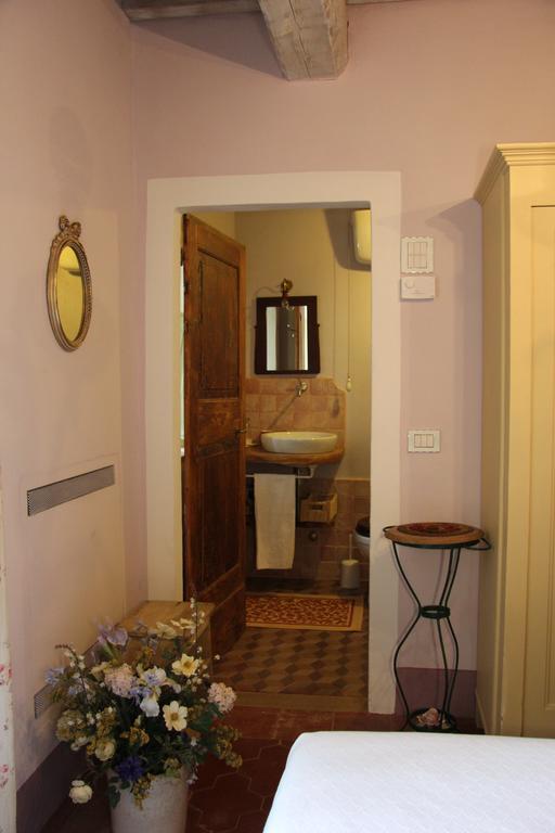 Poggio Dei Prugnoli Bed & Breakfast Tavoleto Exterior photo